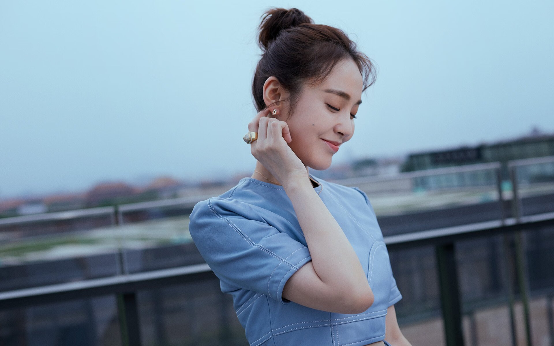 西班牙马术界推出智能马鞍系统，实现实时数据监测与分析，提升骑乘体验。