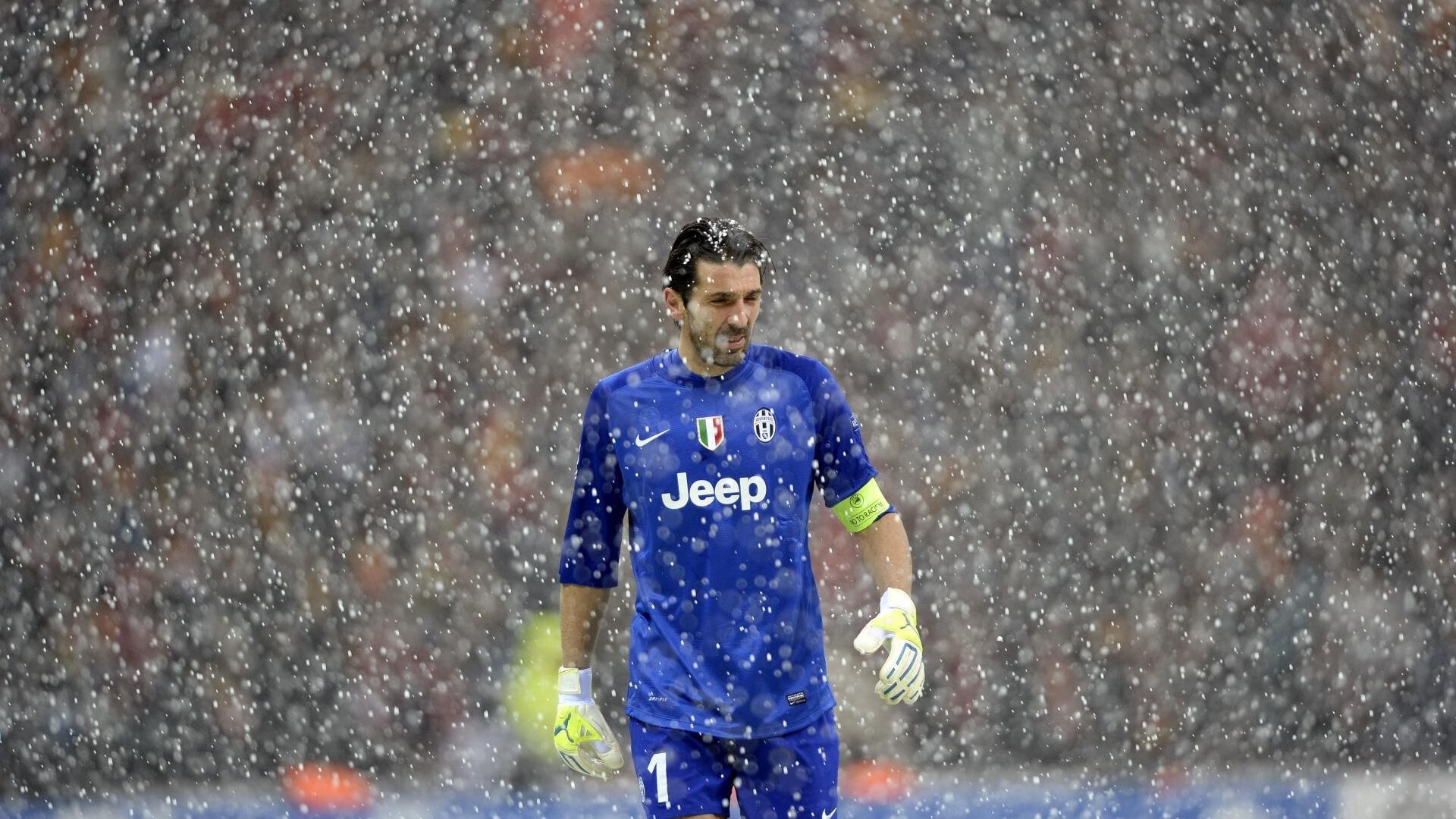 战术灵活度提升多名球员胜任多个位置增强阵容应变能力，提升战术水平