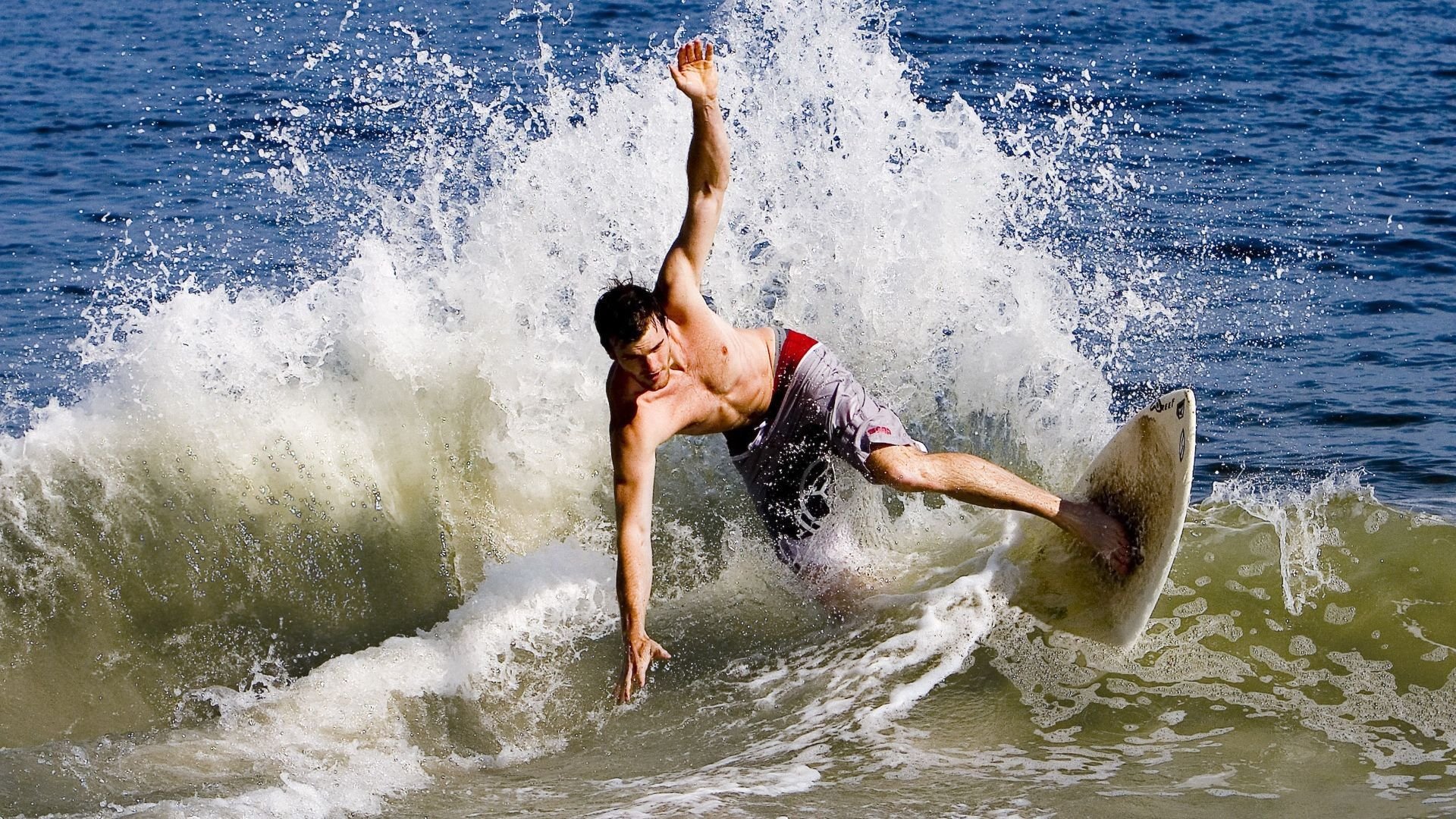 “英超新星频频建功，未来潜力无限”，英超新赛季赛程公布