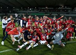 包含"法甲小球队挑战大俱乐部：勇气与奋斗的故事"的词条