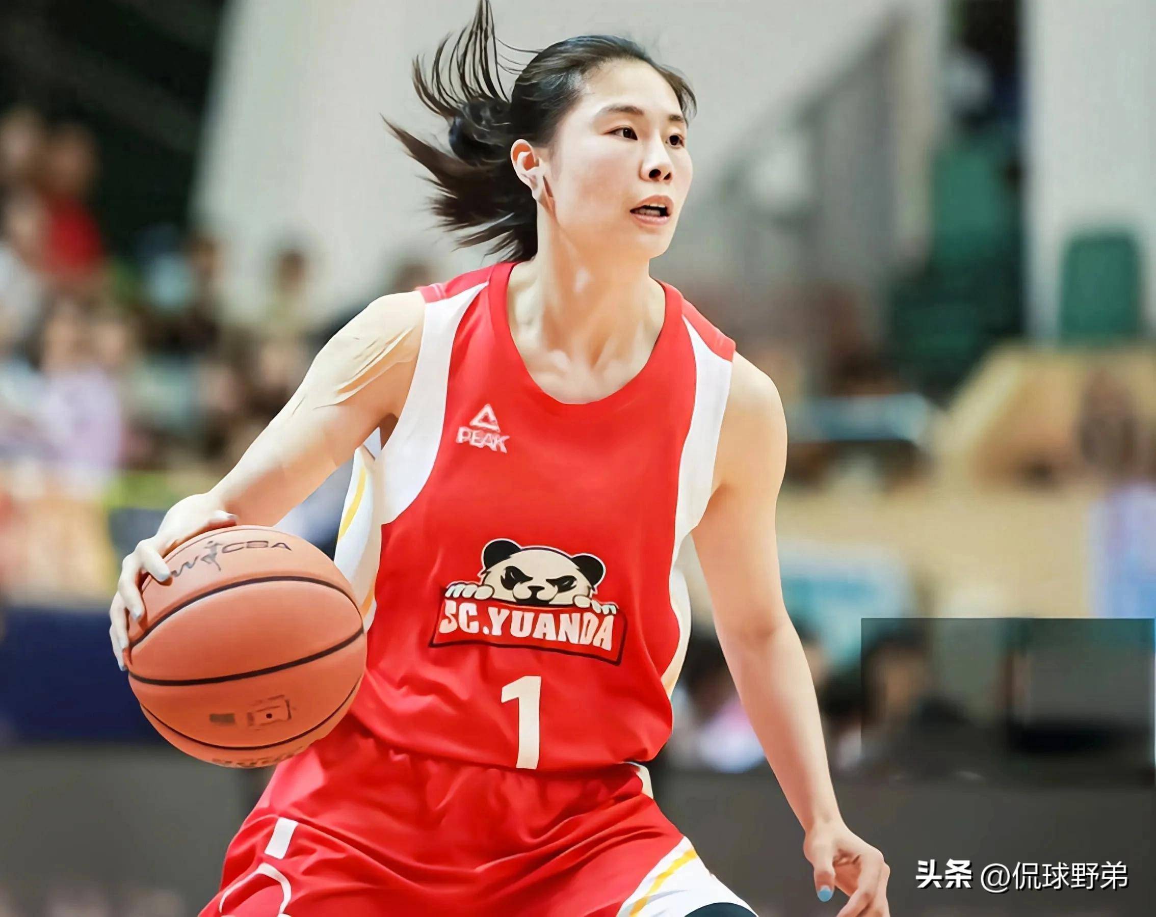 包含"女篮赛季中的最佳表现回顾：感动与荣耀"的词条