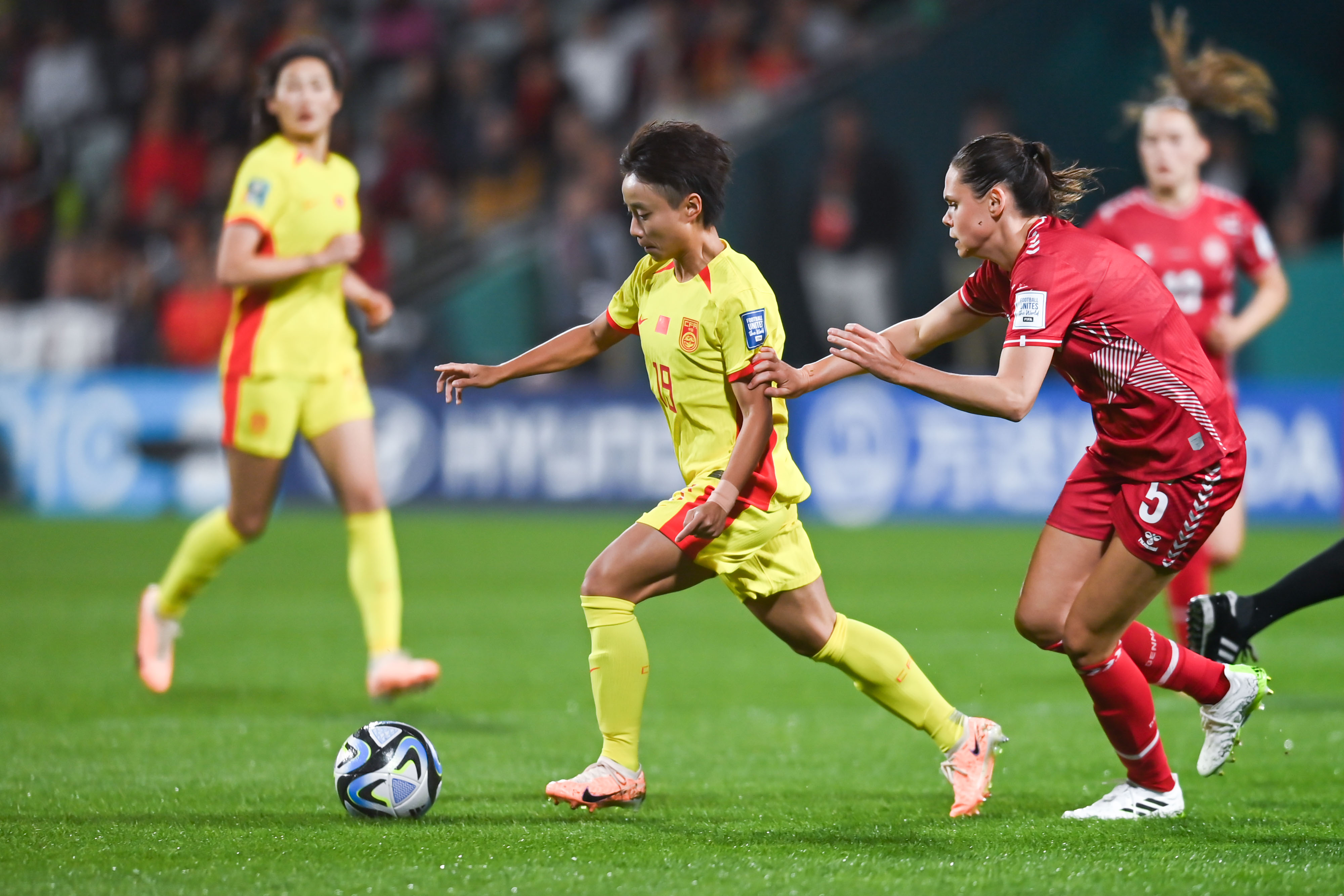 "女足在国际比赛中的实力：凸显新生代"的简单介绍